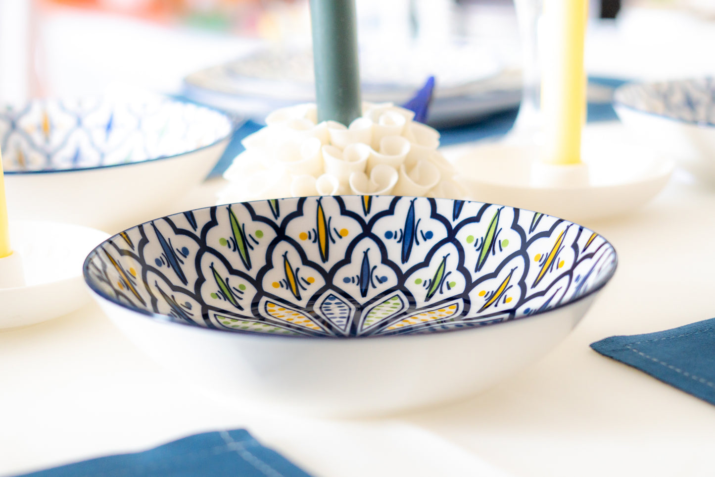 Éthique et authentique, cette assiette Fez Fiesty, reflète l'éclat et l'ambiance du Maroc pour sublimer vos repas et votre décoration intérieure