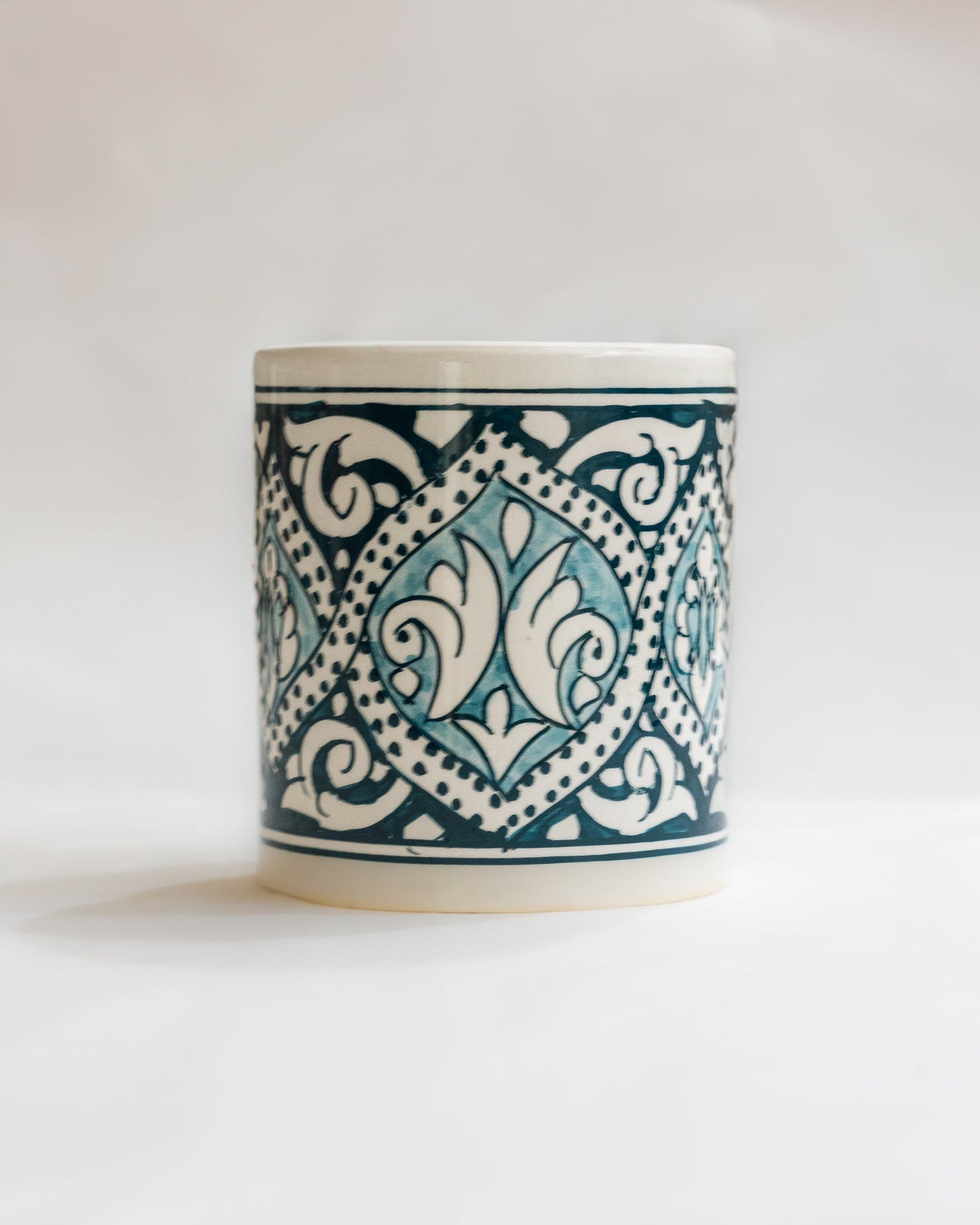 Cache pot en ceramique 11cm artisanal vert et blanc motifs arabesque marocain