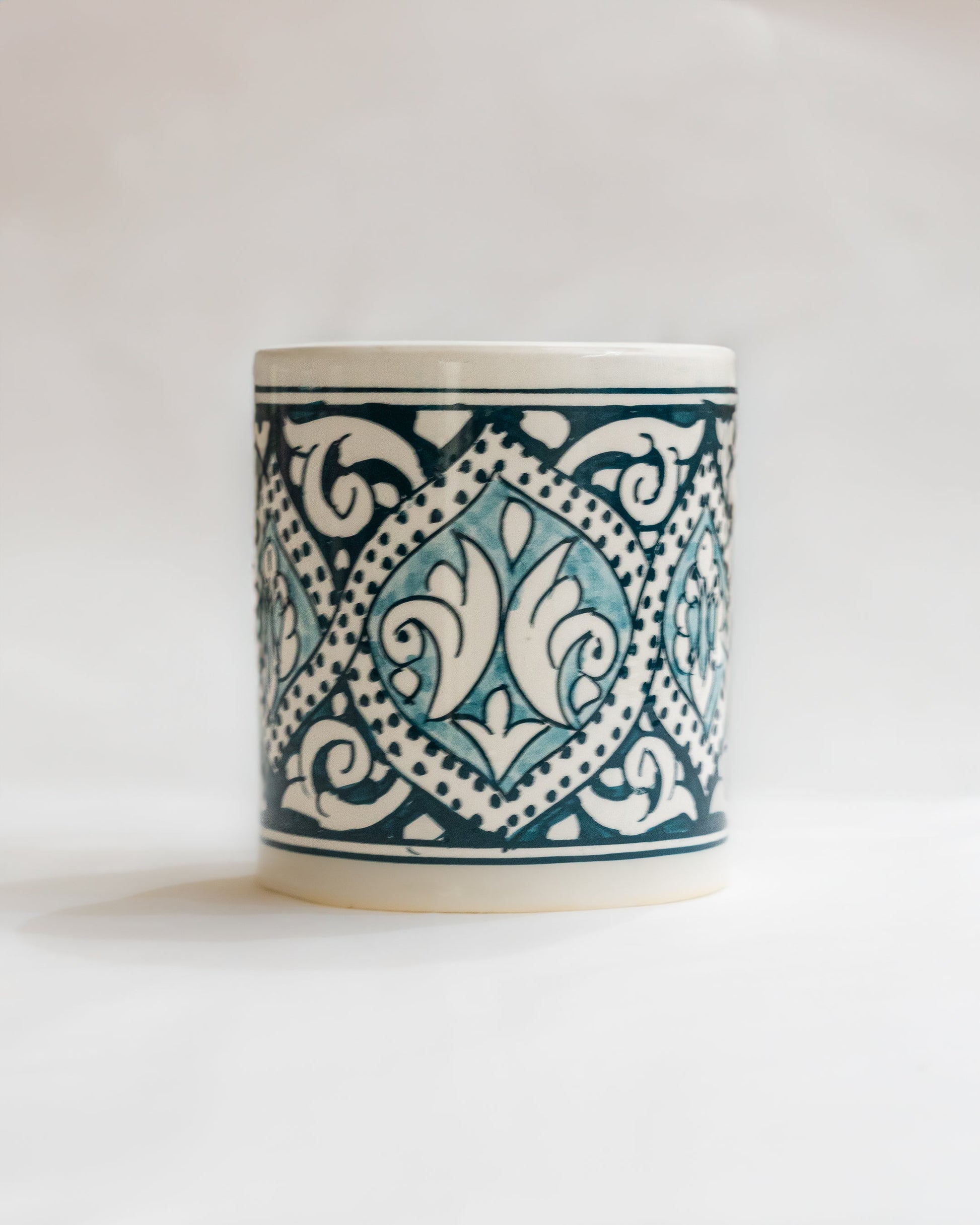 Cache pot en ceramique 11cm artisanal vert et blanc motifs arabesque marocain
