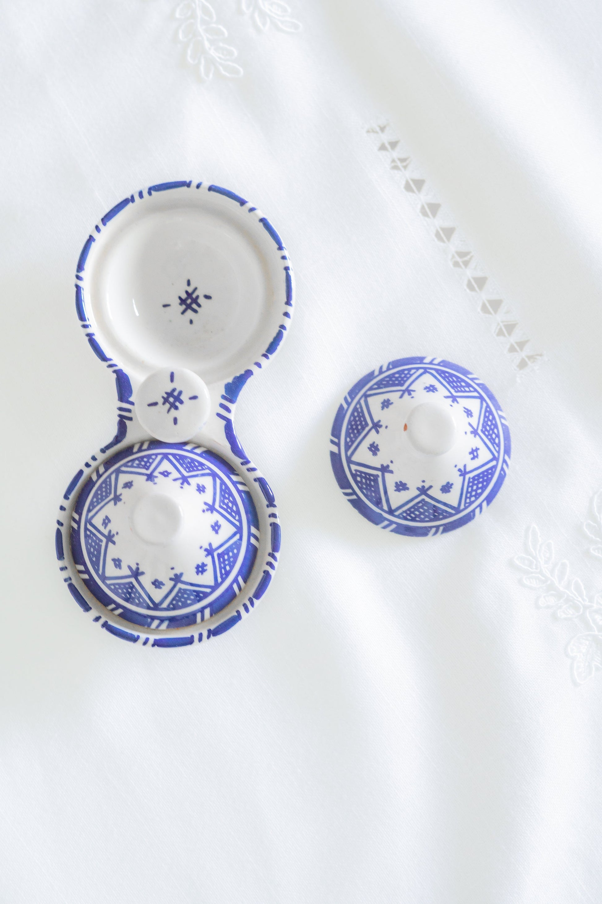 Saliere double artisanale en ceramique bleue marocaine