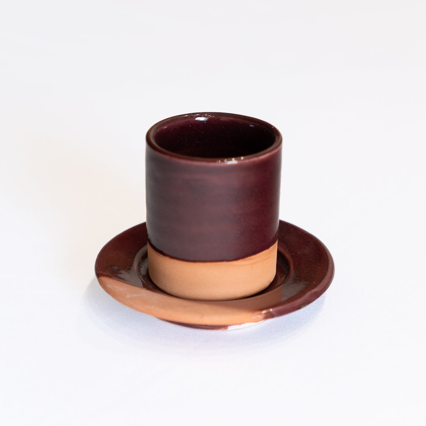 Tasse à café en terre cuite prune aubergine