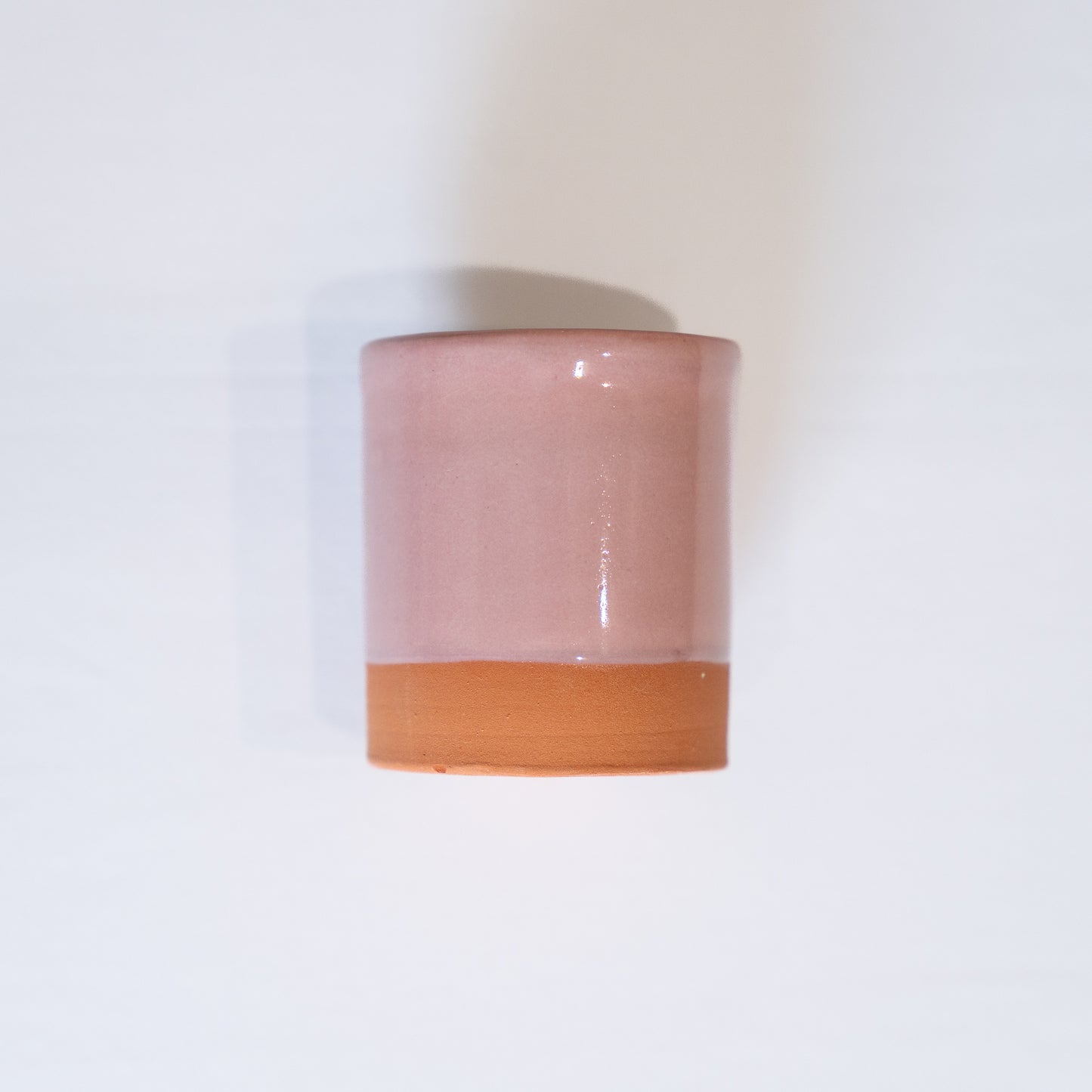 Tasse à café en terre cuite rose clair