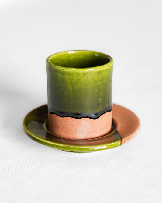Tasse à café artisanale en terre cuite vert sapin 6cm