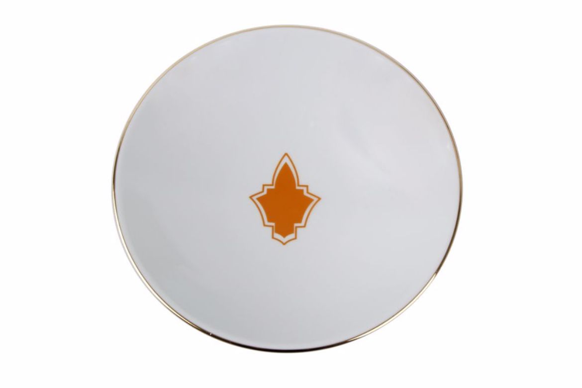 assiette creuse en porcelaine illustrant leclat et lauthenticite des motifs marocains apportant une atmosphere exotique a toute decoration maison