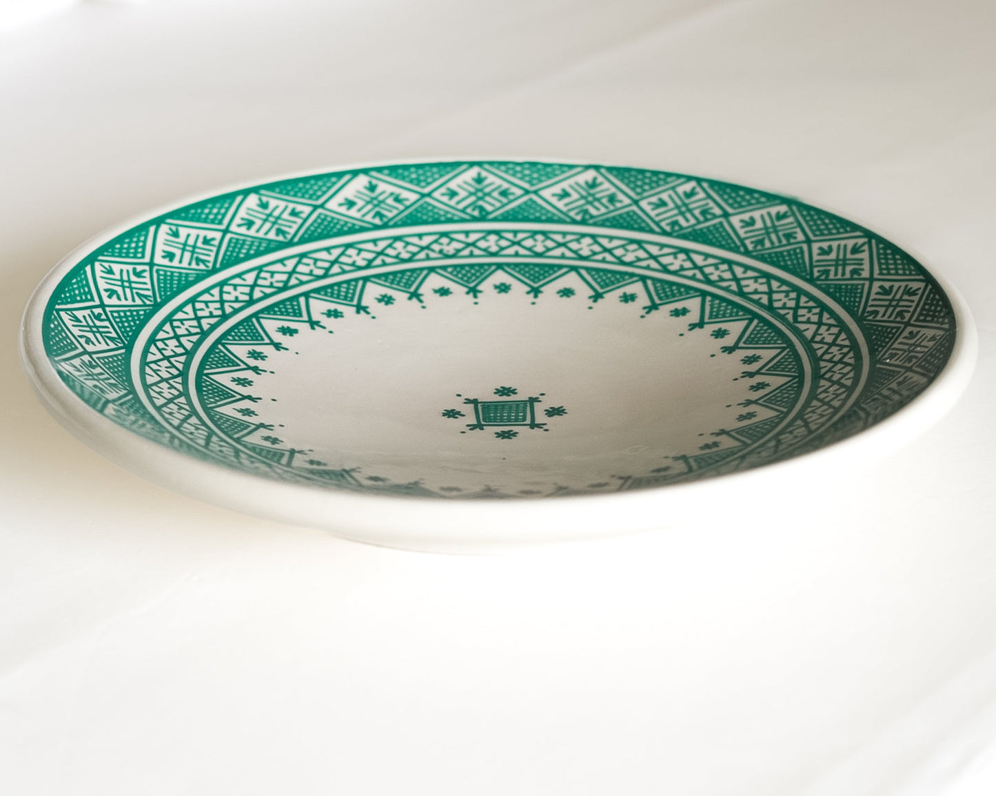 assiette plate ceramique marocaine vert et blanc