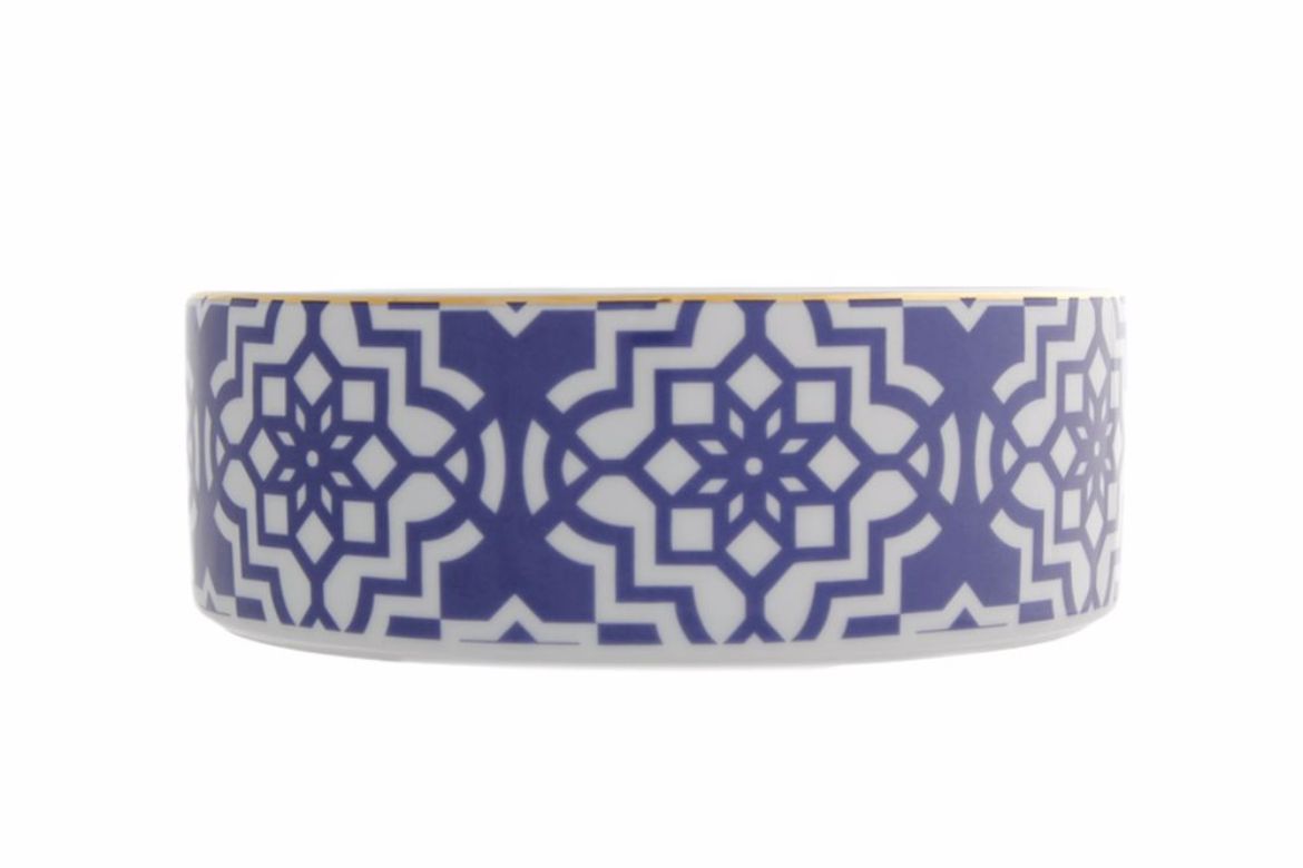 bol en porcelaine de 18 cm avec des motifs bleu majorelle inspire de lauthenticite et de leclat du Maroc