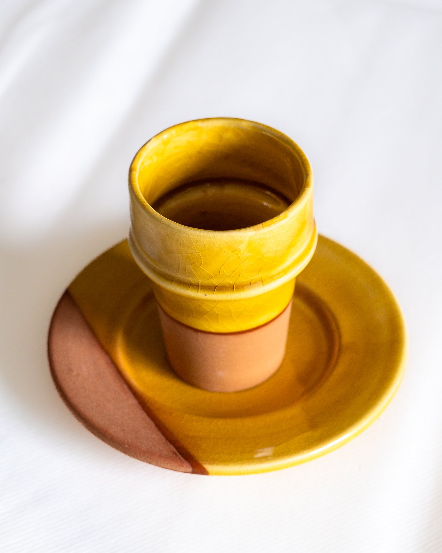 Tasse a cafe beldi jaune artisanale marocaine terre cuite