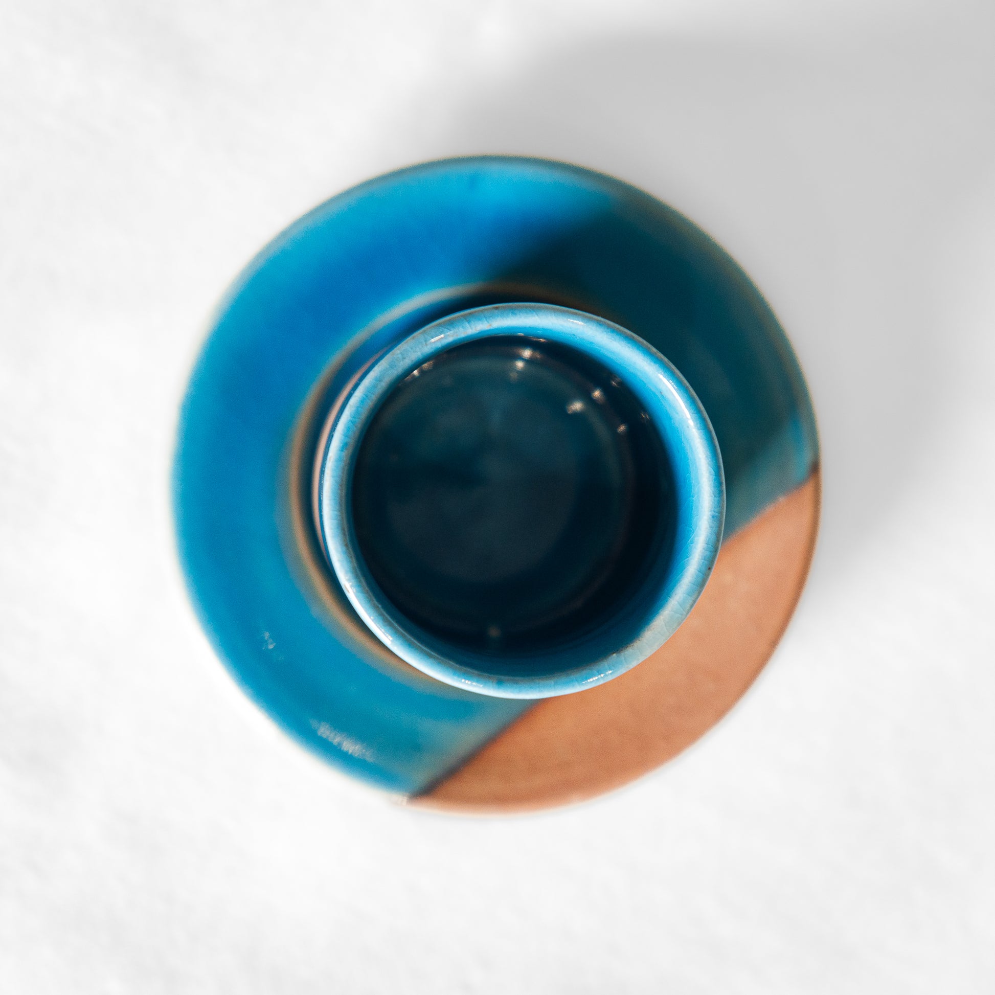 tasse a cafe bleu azur artisanale marocaine moderne originale