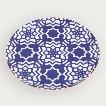 eclat de la porcelaine avec des motifs dorés rappelant la richesse et lauthenticité de la decoration marocaine