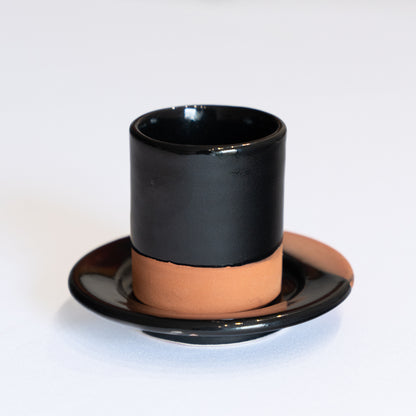 Tasse à café en terre cuite noire