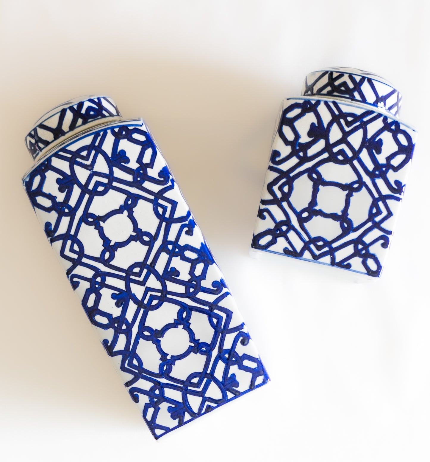 Vase Artisanal Marocain Bleu et Blanc à Motifs Géométriques  Petit modèle