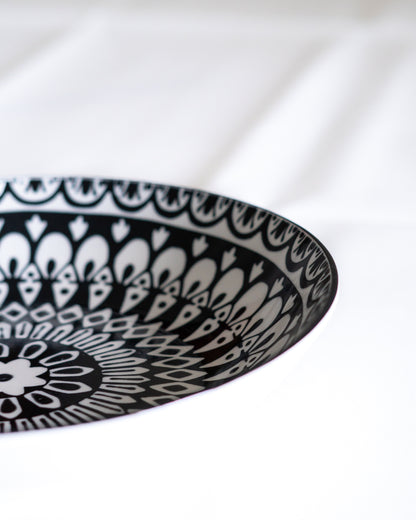 assiette creuse 20 cm noir et blanc motifs marocain