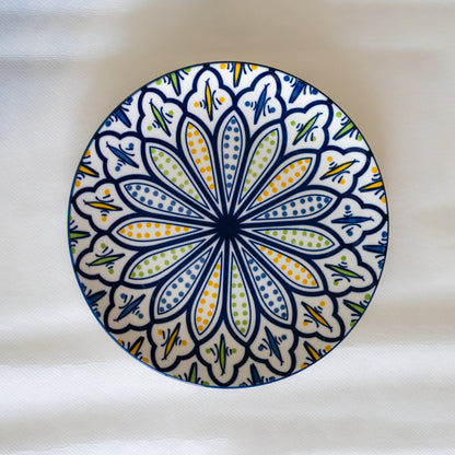 ethique et elegante cette assiette de la collection Fez Fiesty reflete la richesse du Maroc avec son design unique et son atmosphere envoutante