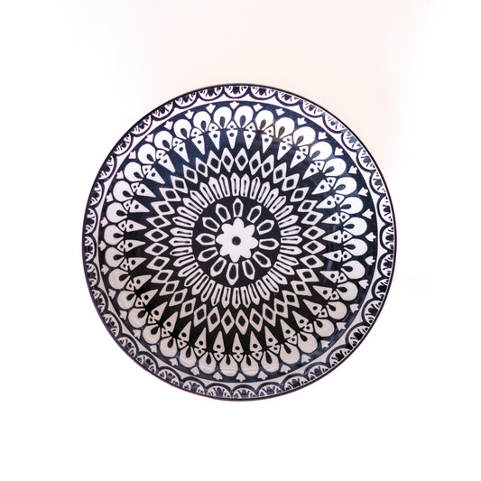 assiette plate noir et blanc motifs marocain