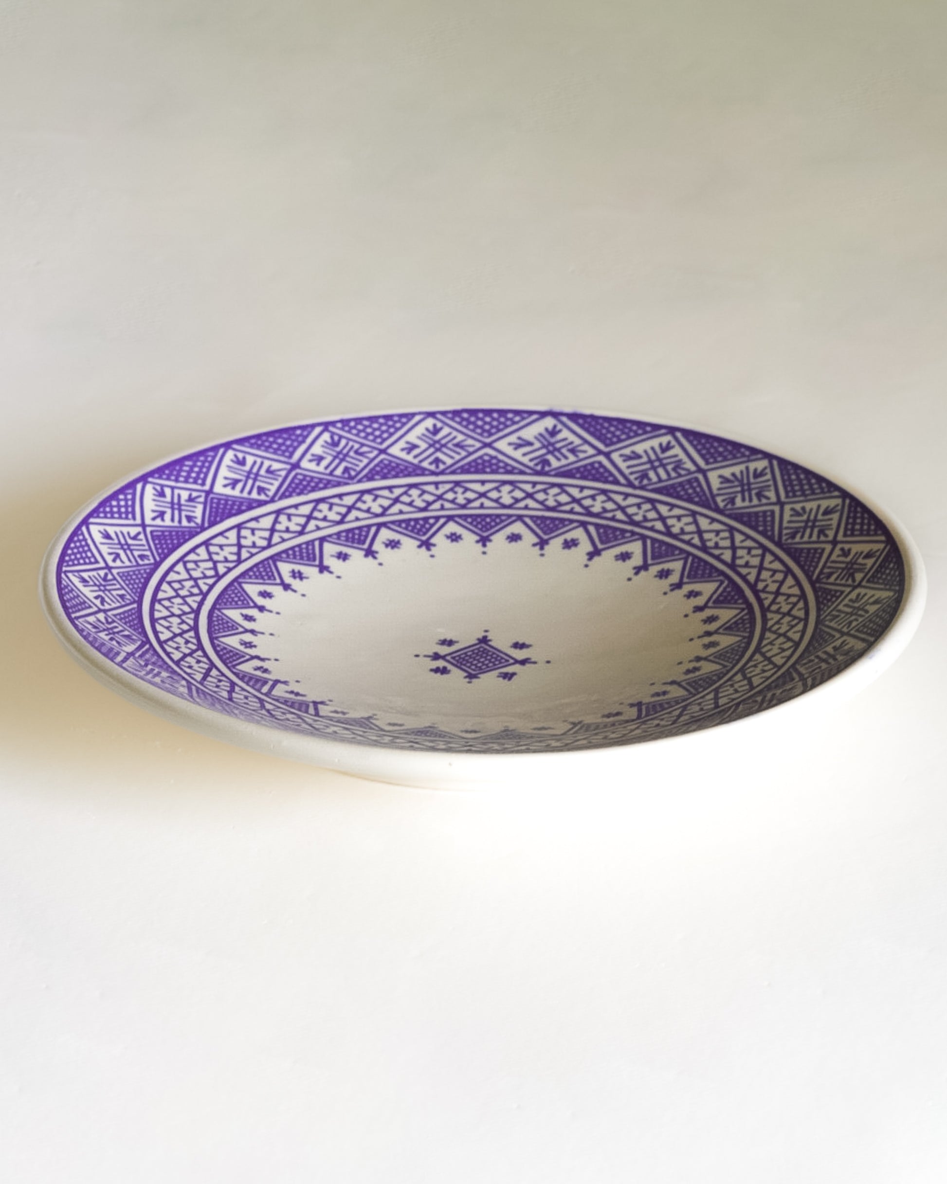 assiette plate ceramique bleue marocaine artisanale