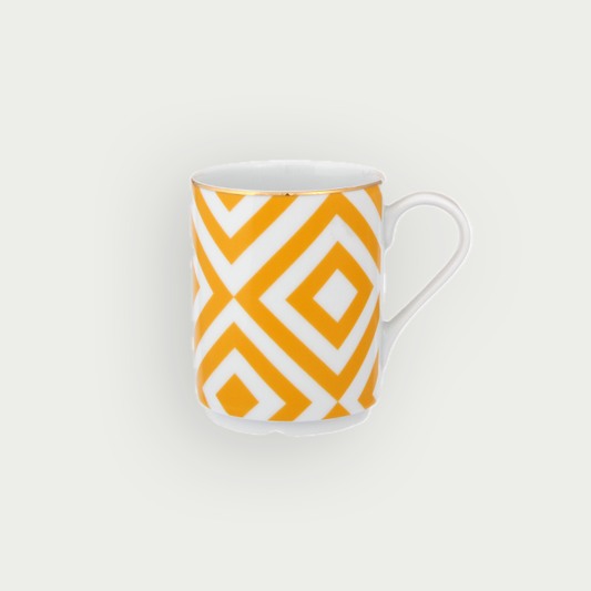 un magnifique mug en porcelaine orne de motifs marocains authentiques dans des nuances jaune refletant leclat et latmosphere du Maroc