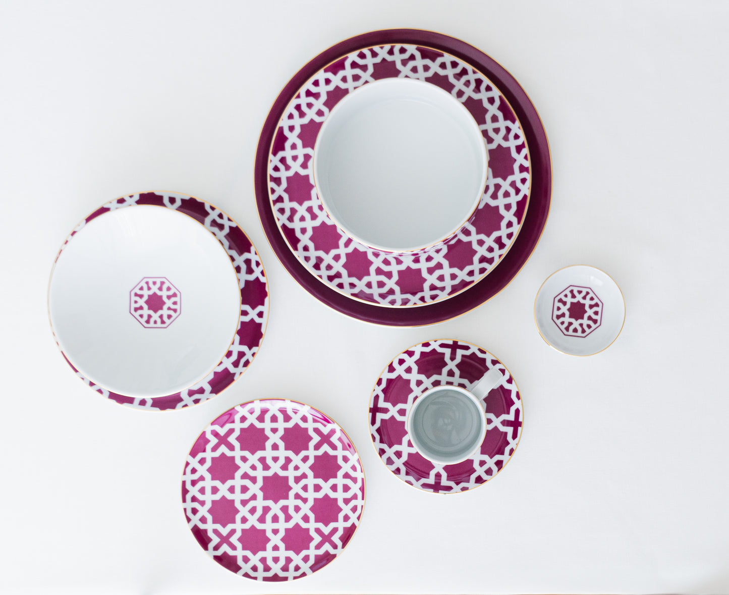 service de table six personnes bordeaux motifs marocain