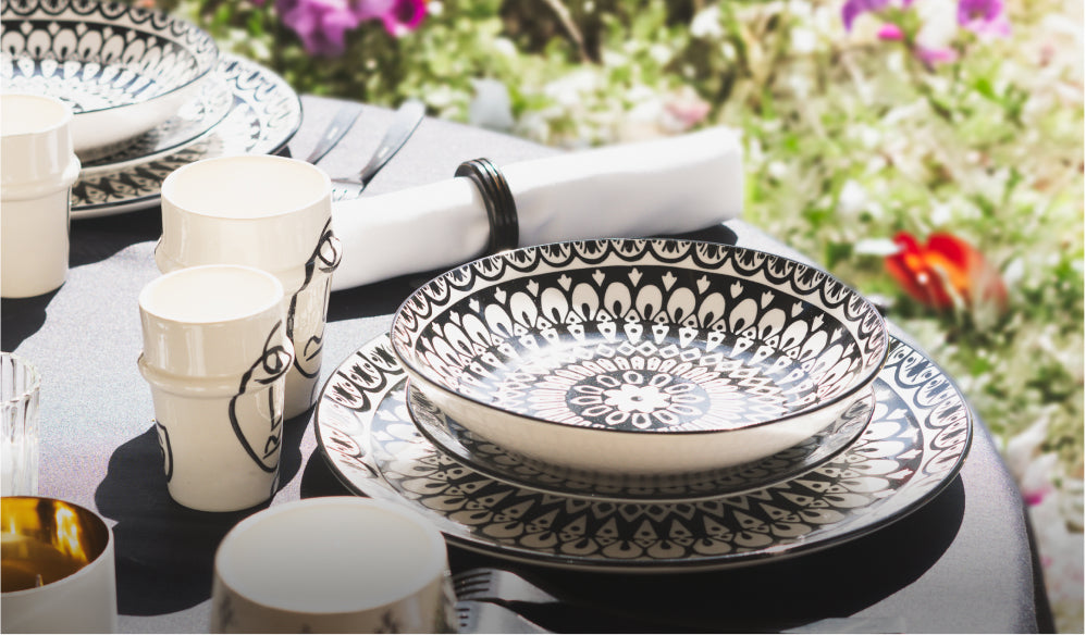 service de table marocain noir et blanc