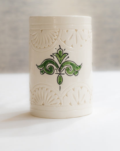 vase ceramique artisanal marocain blanc a motifs arabesque vert