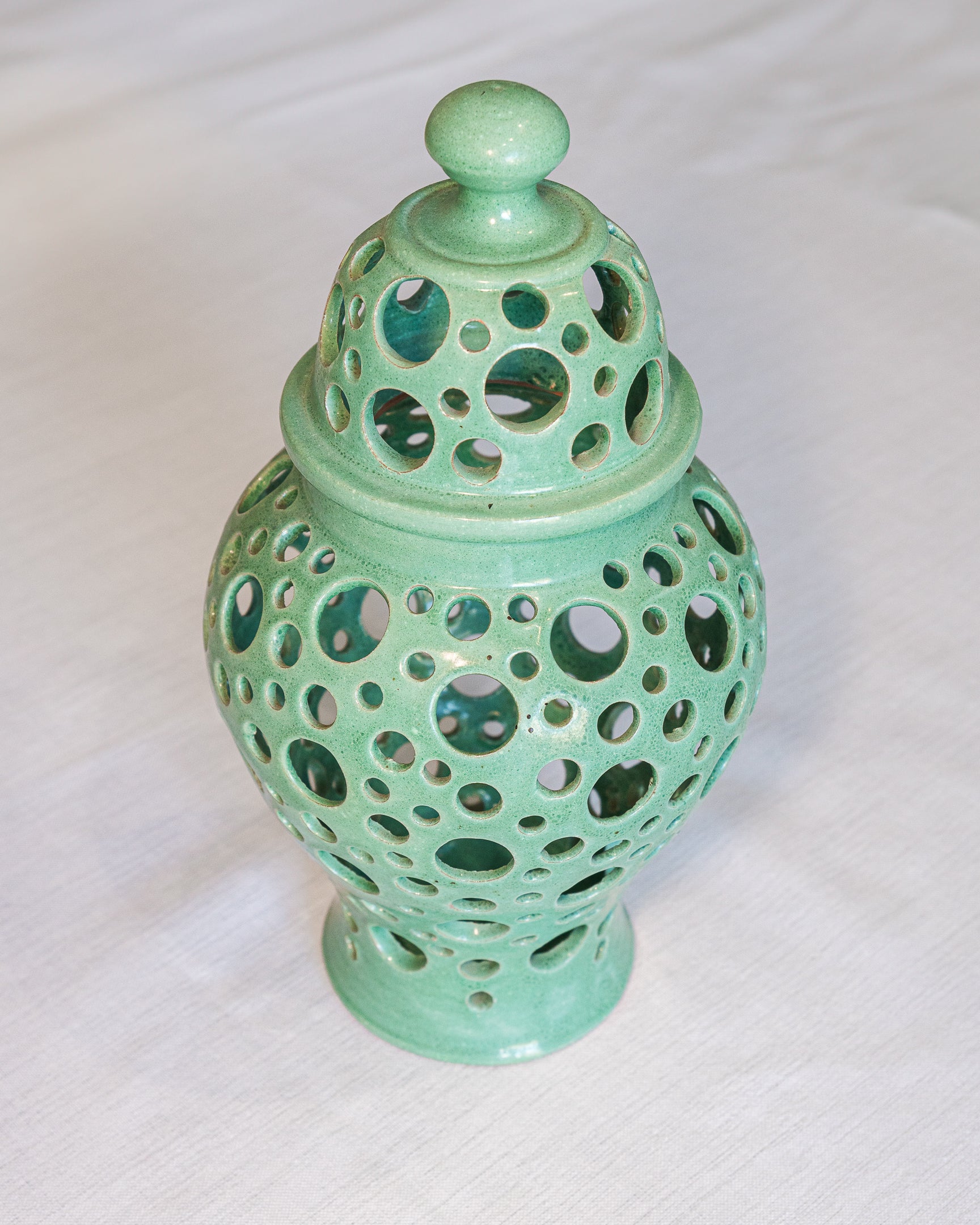 vase ceramique marocain artisanal vert amande